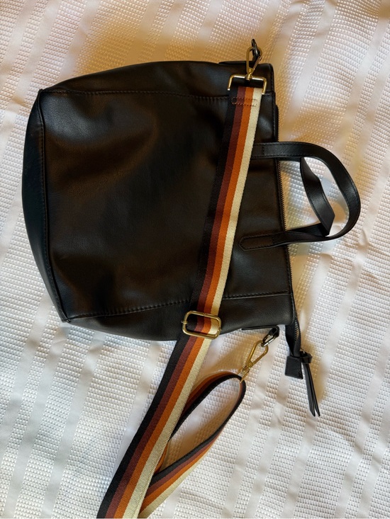Universal Thread Handbags - Universal Thread zippered Black Leather crossbody bag with canvas strap
